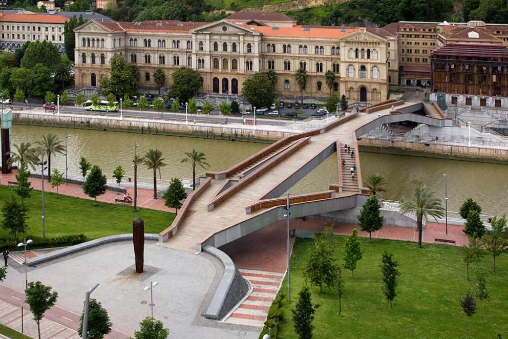 Pasarela Pedro Arrupe